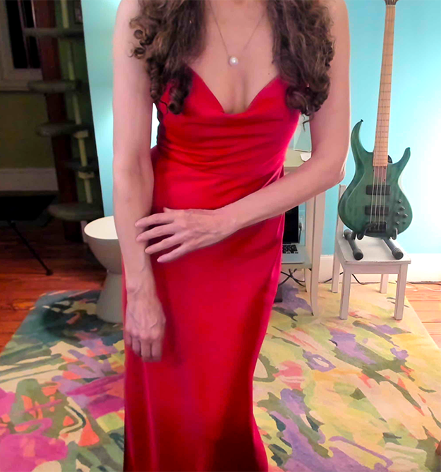 THE RED DRESS FEELING
