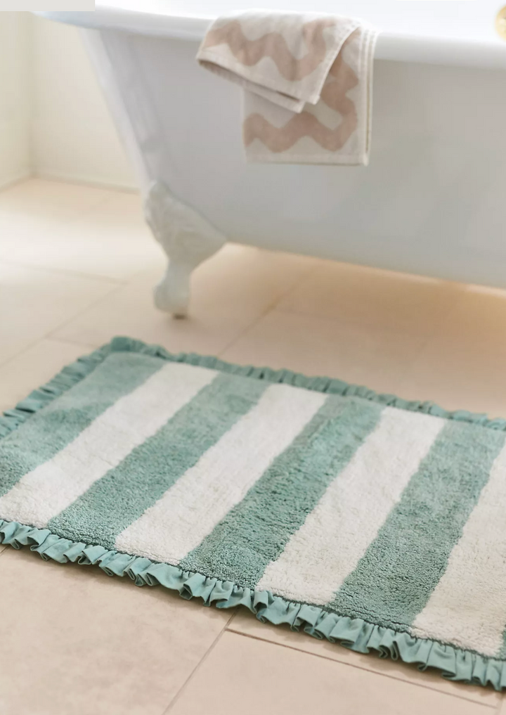 Ruffled Stripe Tufted Bath Mat