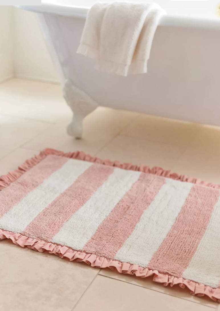 Ruffled Stripe Tufted Bath Mat